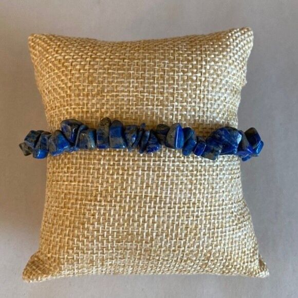 Lapis Lazuli Chip Bracelet with Clasp - Picture 3 of 4